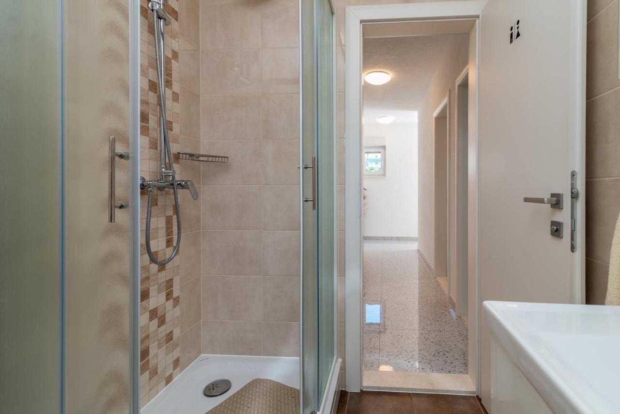 Apartment Gagula With Jacuzzi تروغير المظهر الخارجي الصورة